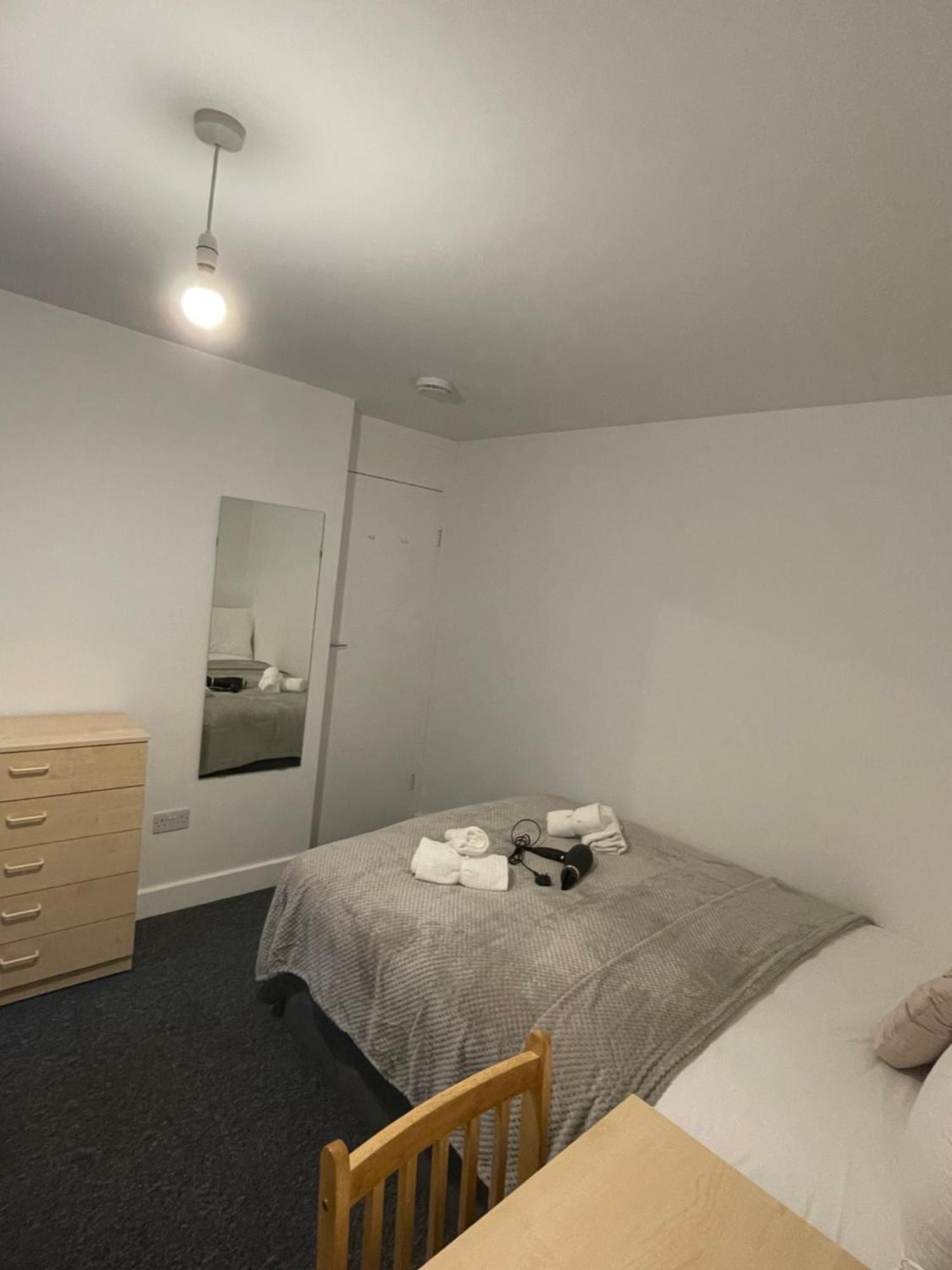Lovely Triple And Quadruple Rooms In Euston & Square In Central Londen Buitenkant foto